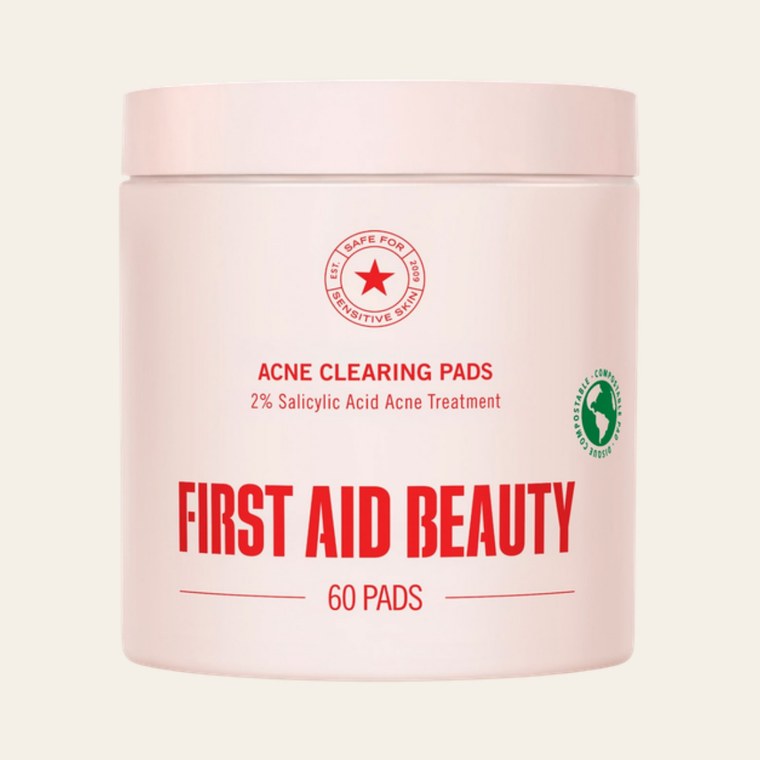 First Aid Beauty Clearing Daily Acne Pads 2% SA