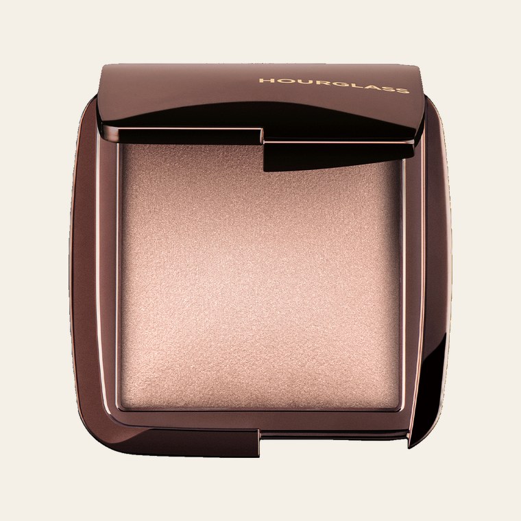Hourglass Ambient Lighting Finishing Powder